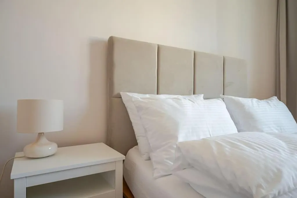 Quiet Luxury At The Royal Route In Warsaw Lägenhet 0*,